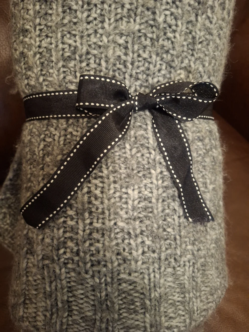 Soft Gray Knit Throw Blanket - Cozy Neutral Home Bedding